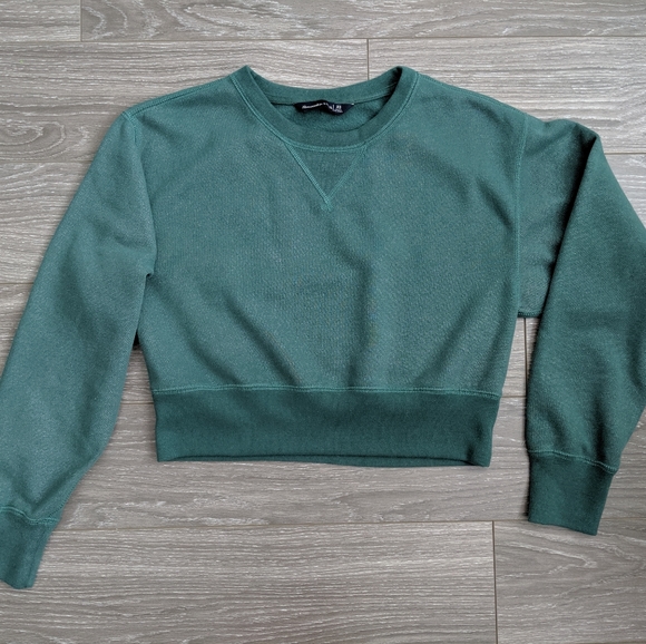 Abercrombie & Fitch Sweaters - Crop Sweatshirt